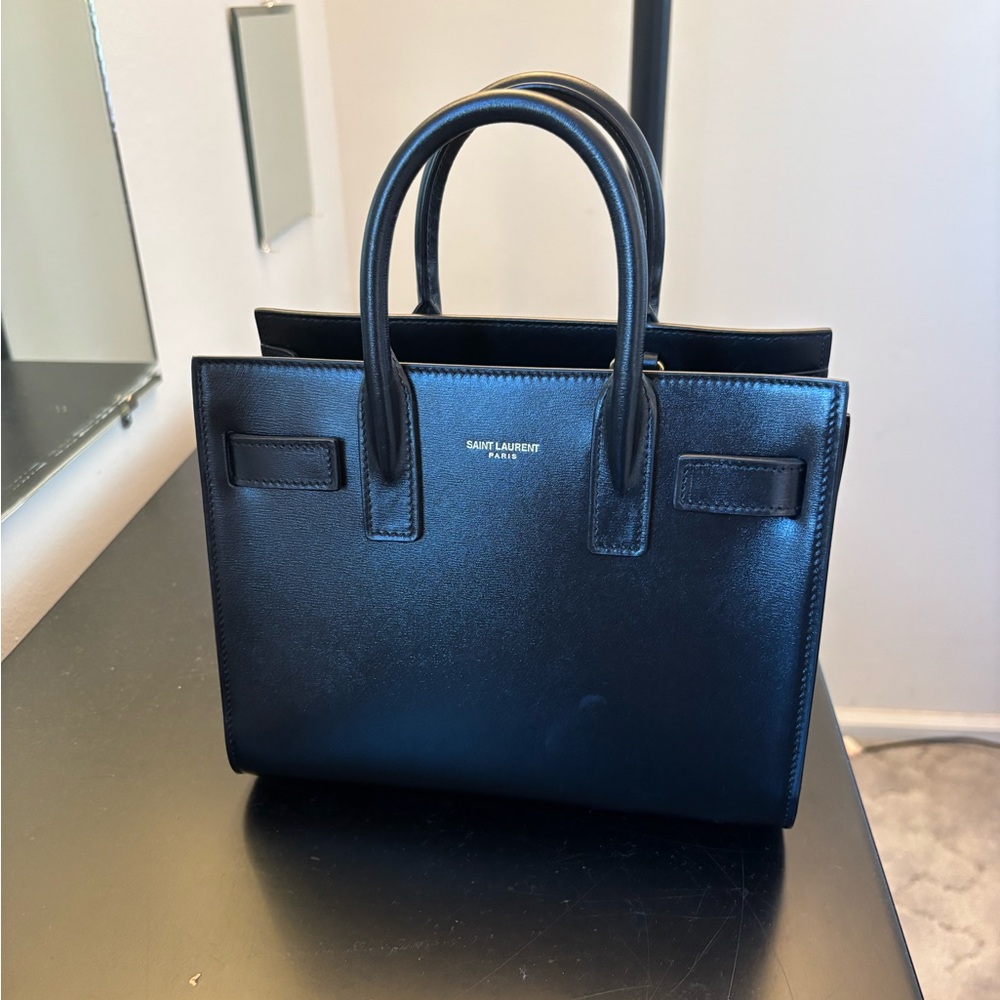 Sac du Jour Nano - black leather. Purchased in 2024: excellent condition